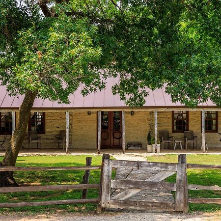 Pioneer Log Cabin Villa Fredericksburg Exterior photo